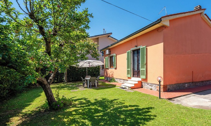 Pieve a Nievole House | Holiday Home 'Tuscany Relax Con Giardino' with Private Garden, Wi-Fi and Air Conditioning