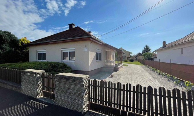 Balatonboglar House | Holiday home with barbecue and Wi-Fi