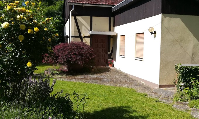 Diez House | Holiday house at the park - green, quiet & central