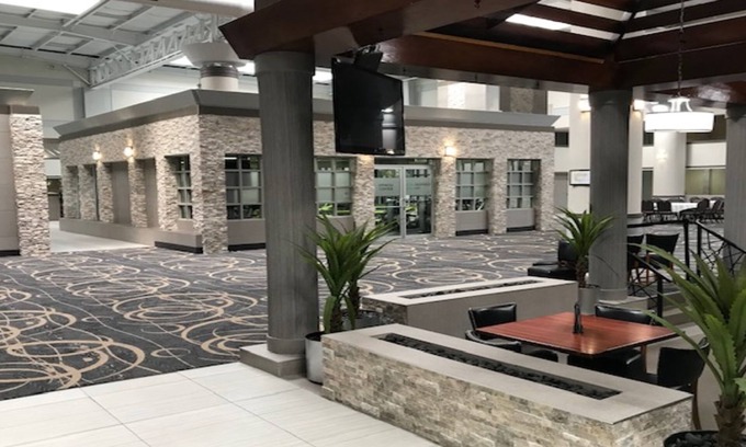 Skokie Hotel | Holiday Inn Chicago North Shore by IHG