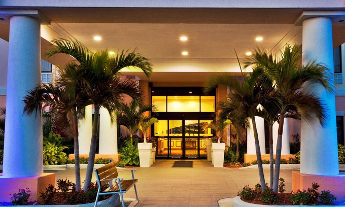 Okeechobee Hotel | Holiday Inn Express Hotel & Suites Lake Okeechobee by IHG