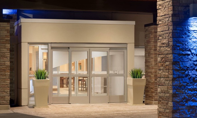 Wilder Hotel | Holiday Inn Express & Suites-Cincinnati South - Wilder by IHG