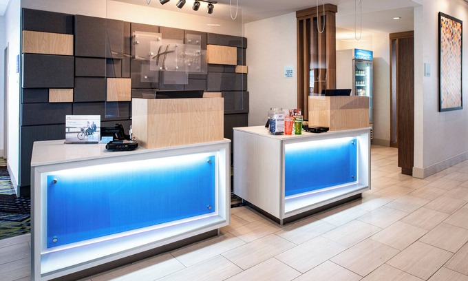 Elko Hotel | Holiday Inn Express & Suites Elko by IHG