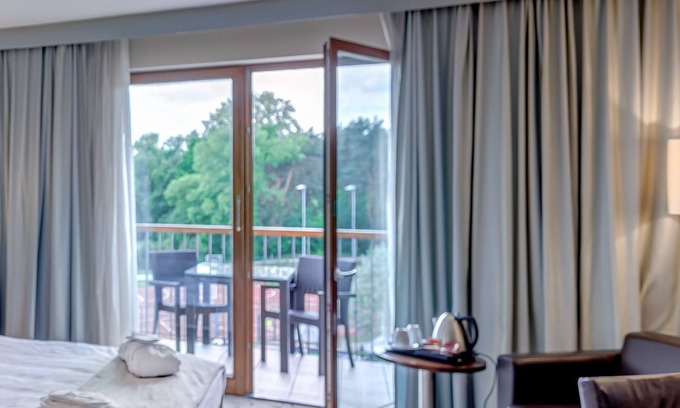 Jozefow Hotel | Holiday Inn Resort Warszawa Józefów* by IHG