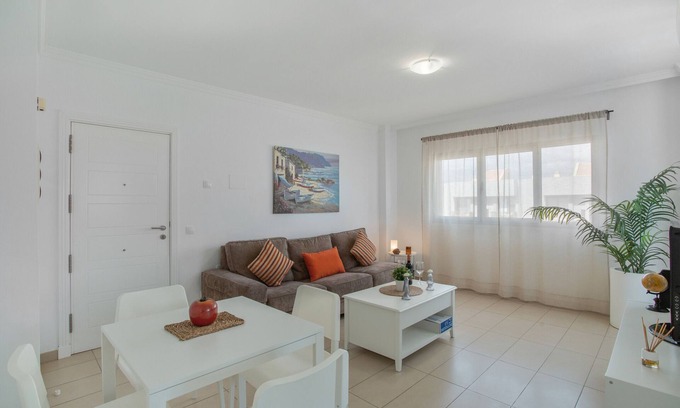 Melenara Apartment | Holidays 'Brisamar' with Balcony, Wi-Fi and Air Conditioning