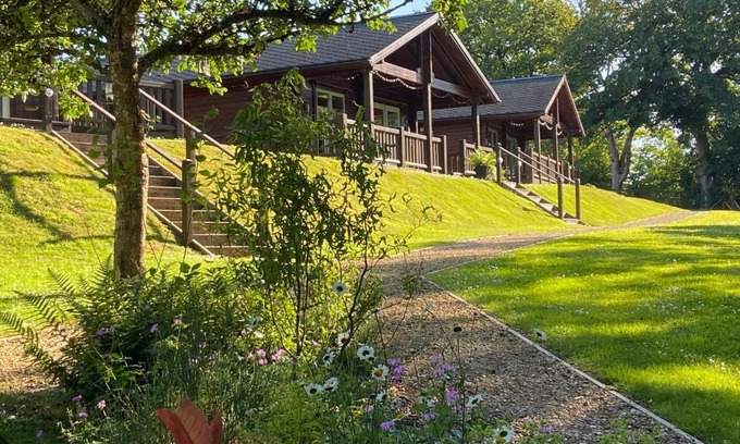 Leigh upon Mendip House | Hollybush Lodges