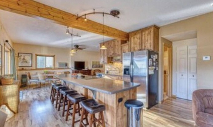 Wolf Creek Cabin | Holter Lake Cabin Getaway
