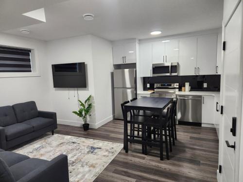 Northeast Edmonton Apartment | Home Away from Home 2 bedrooms