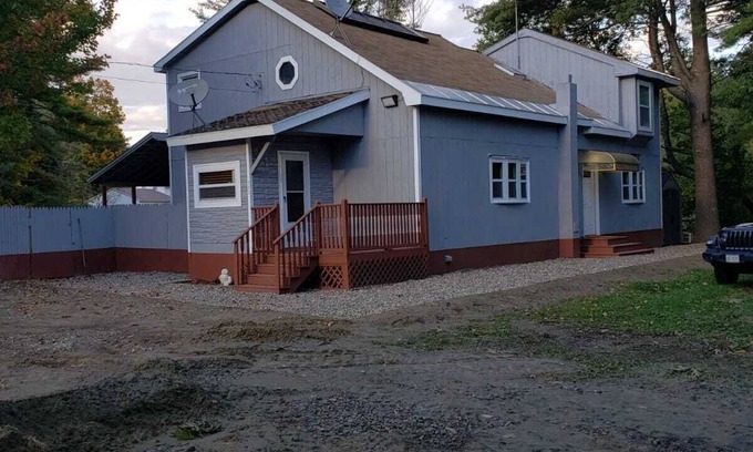 Mayfield House | home away from home close to lake and marina