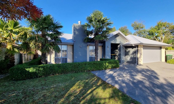 Rolleston House | Home Away From Home - Rolleston