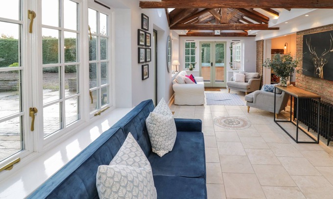 Priors Marston Cottage | Home Farm Cottage