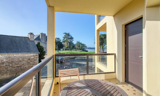 Saint-Jacut-de-la-Mer Apartment | Homerez - Apartment in Saint-Jacut