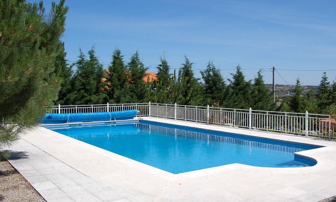 Guarda House | Homerez - Amazing house for 10 ppl. with swimming-pool at Vila Fernando