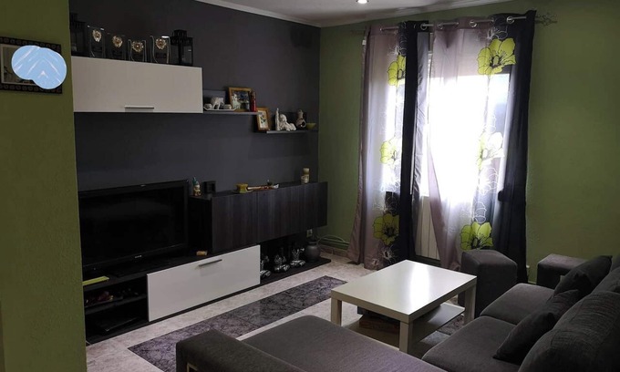 Barbastro Apartment | Homerez - Apartment Barbastro, parking