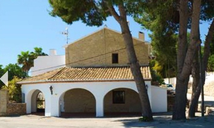 Paratella Apartment | Homerez - Apartment for 6 pers. with swimming pool and garden in Benimarco