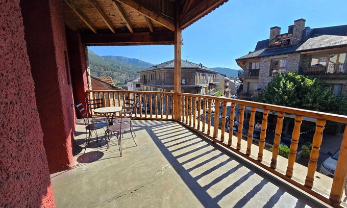 Bellver de Cerdanya Apartment | Homerez - Apt Bellver de Cerdanya