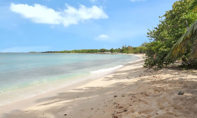 Port-Louis Apartment | Homerez - Apt in Port-Louis with garden