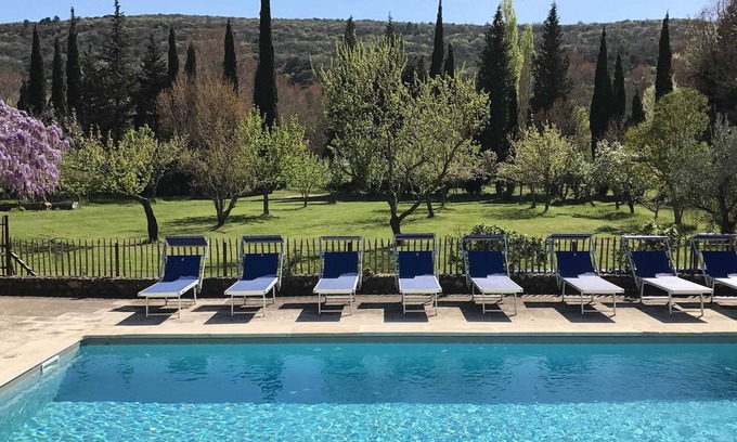 Valaurie House | Homerez - Charming House with Garden and Pool in Valaurie