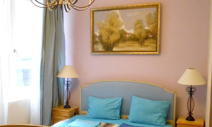 Sofia City Center House | Homerez - House 6 km away from the slopes for 16 ppl. with garden at Sofia