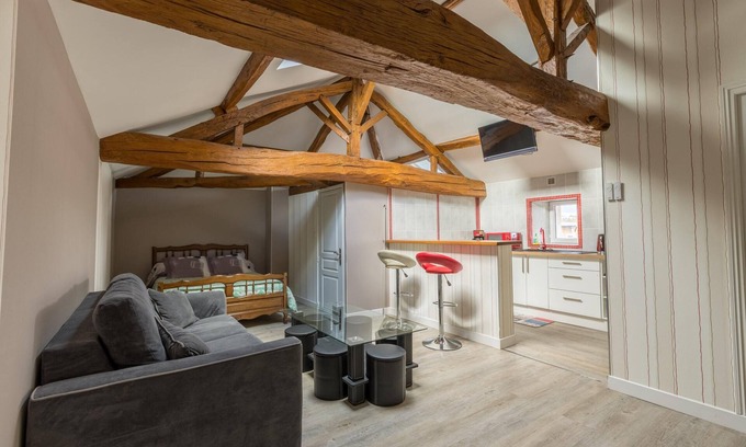 Mouterre-Silly House | Homerez - House in Mouterre-Silly