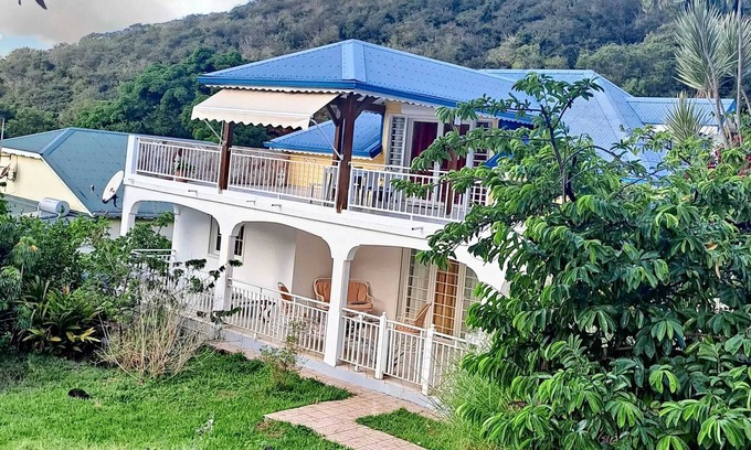 Vieux-Fort House | Homerez - House Vieux Fort sea view