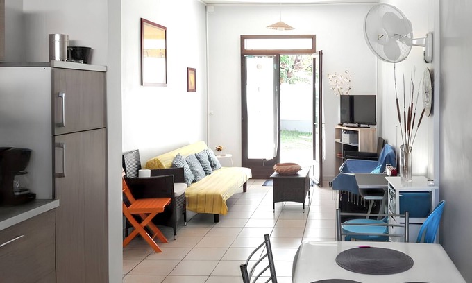 Etang Sale Les Bains House | Homerez - House at l'Étang-Salé.