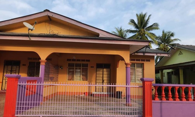 Kampong Raja House | Homestay Bonda