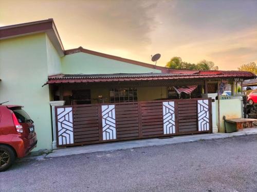 Seremban House | HOMESTAY OMAK AYAH