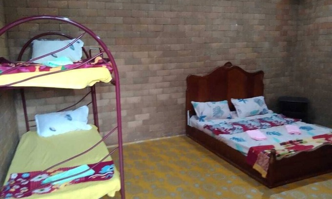 Parit Raja House | Homestay with open concept living room