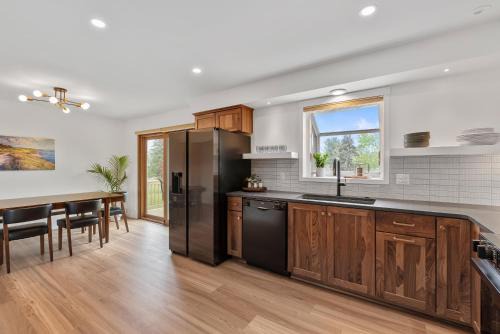 Plymouth House | Homestretch to Road America