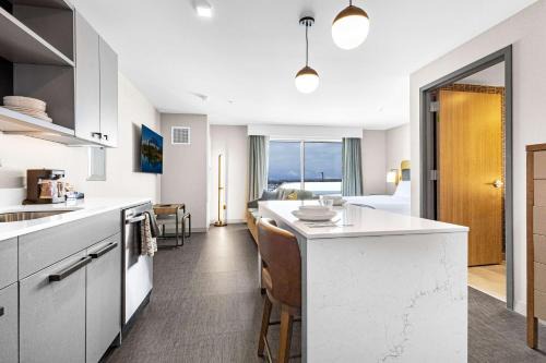 Southeast Colorado Springs Hotel | Homewood Suites By Hilton Colorado Springs Airport