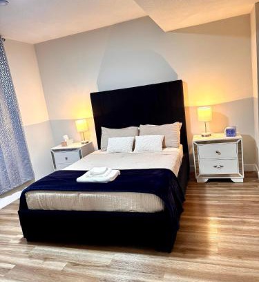 Calgary House | Homey Basement Suite by Gaudi