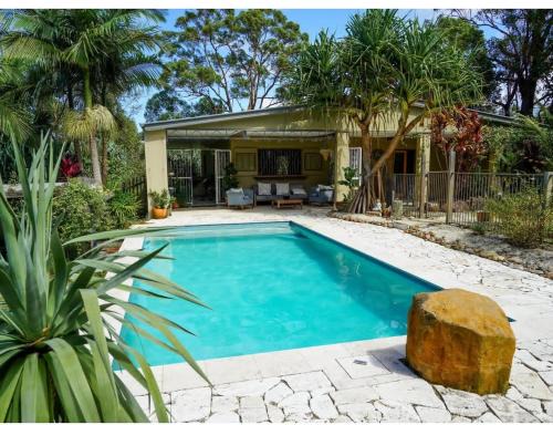 Wooyung House | Honeybird Hideaway, a private subtropical retreat