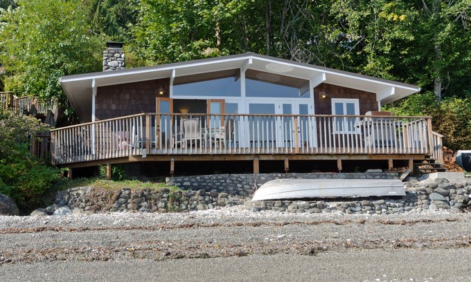 Lilliwaup Cabin | Hood Canal, Octopus Hole Beach Cabin. 315' Cove with Oysters!