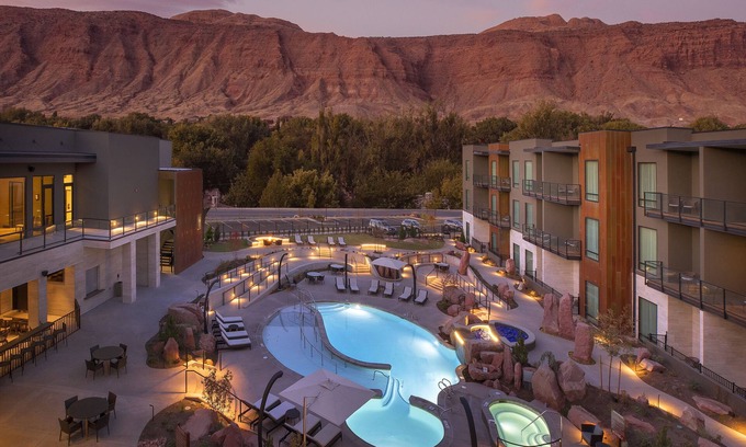 Moab Hotel | Hoodoo Moab, Curio Collection by Hilton