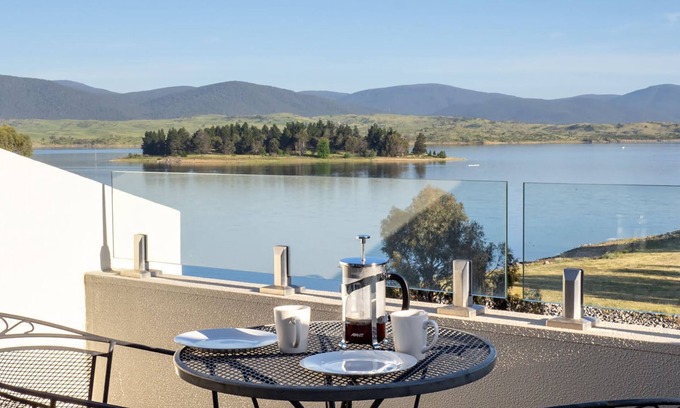 Jindabyne Apartment | Horizons 120 is perfectly located to take advantage of all that the Snowy Mountains has to offer