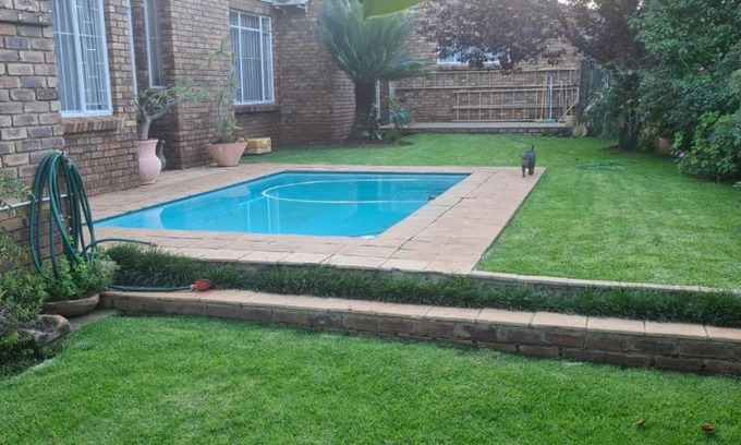 Rooihuiskraal House | Hornbill Helipad 1