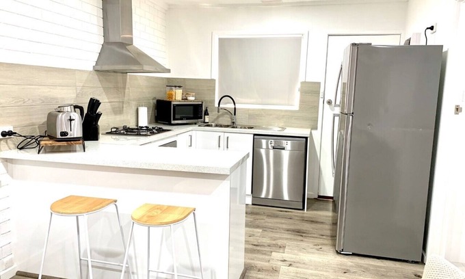 Horsham House | Horsham Villa Central Location