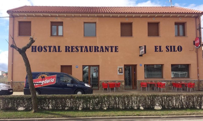Santa Maria del Paramo House | Hostal Restaurante El Silo