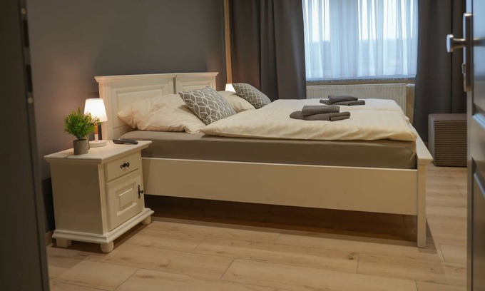 Neuhaus-Schierschnitz Apartment | Hostelzimmer 201 - Aparthotel Rotheul