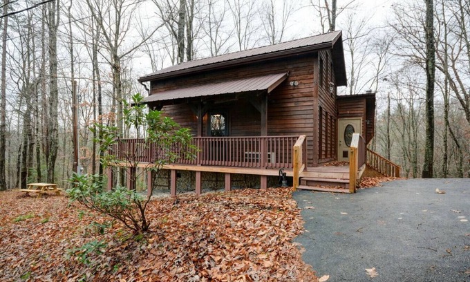 Campton Apartment | Hot Tub | Arcade | WiFi | Whispering Winds - RRG!