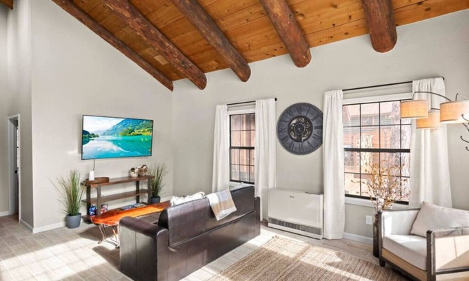 Kachina Village Cabin | Hot Tub | King | Heated Bathroom Floor