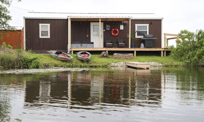 Commerce Cabin | Hot Tub - Lake Front Lodge - Private