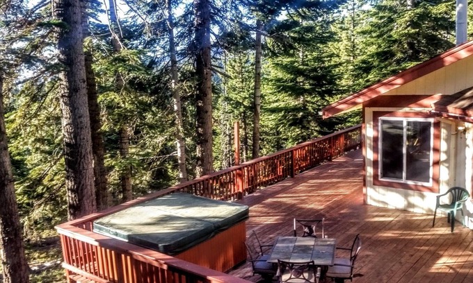 Upper Kingsbury House | Hot Tub Pool Table Views Decks Game Room near Heavenly Ski Beach Casino Forest 9