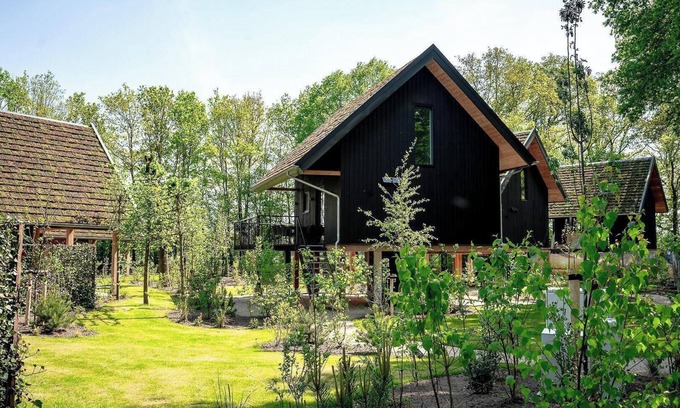 Wekerom House | Hot tub, sauna and luxury – nature villa for 5 guests with an unforgettable vibe.