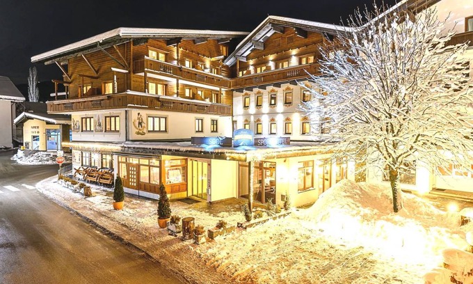 Fuegen Hotel | Hotel ∙ 3 guests