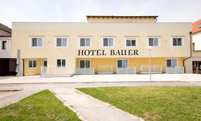 Rauchenwarth Hotel | Hotel Bauer