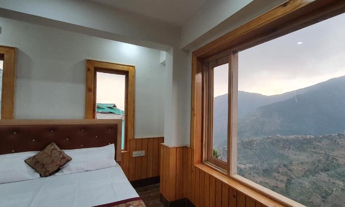 Chaurah Hotel | Hotel Diwan Sachpass Himalayan Brothers