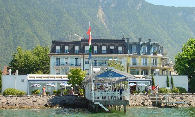 Villeneuve Hotel | Hotel Du Port