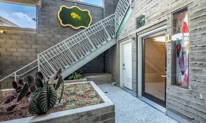 Logan Heights Hotel | Hotel Narcissus - Room 1